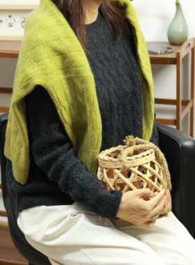 【LU】 经典和基础并行  羊绒圆领绞花套头打底针织衫/百搭