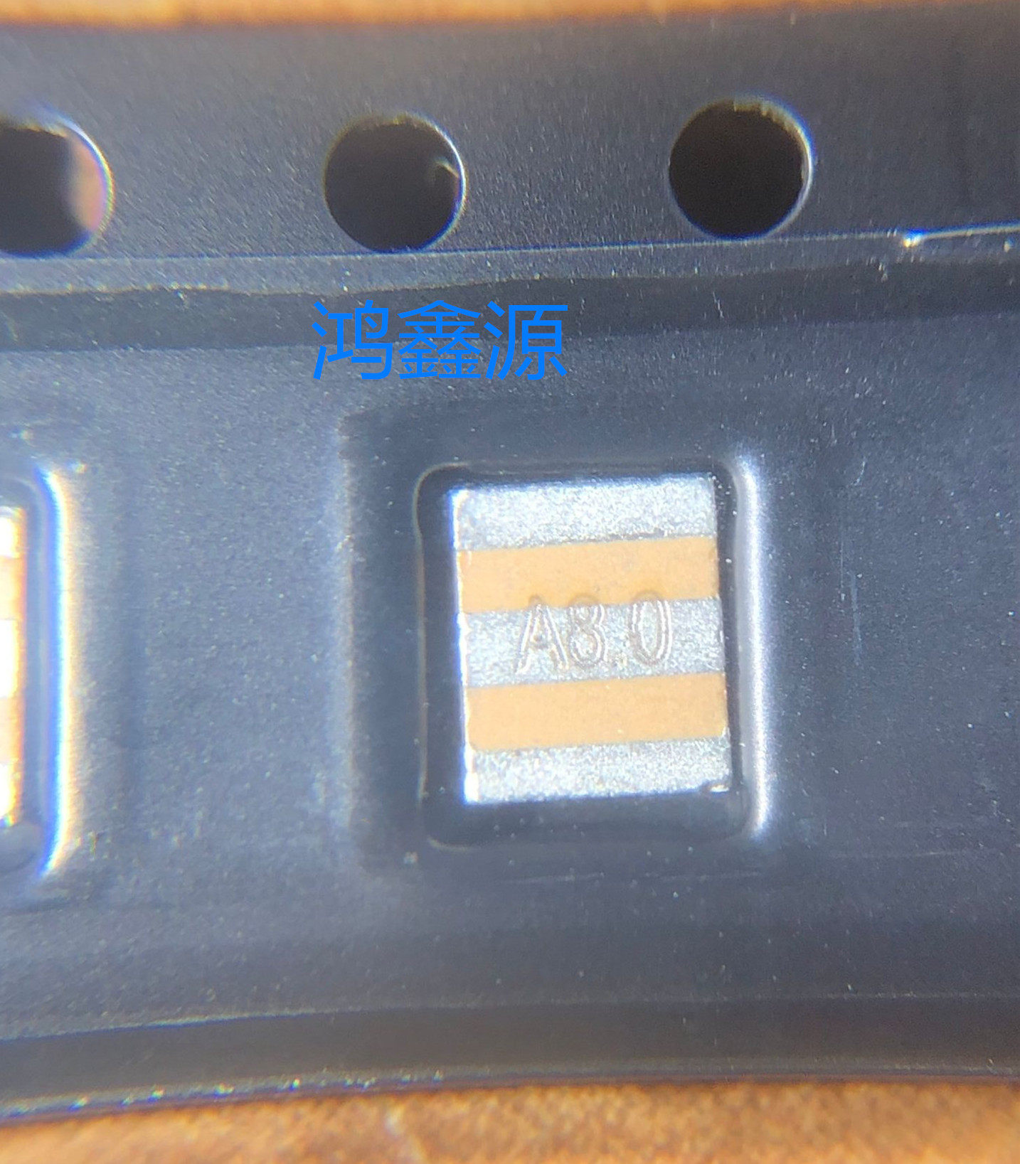 AWSCR-8.00CV-T 谐振器 8.0 MHZ 22PF 丝印 A8.0