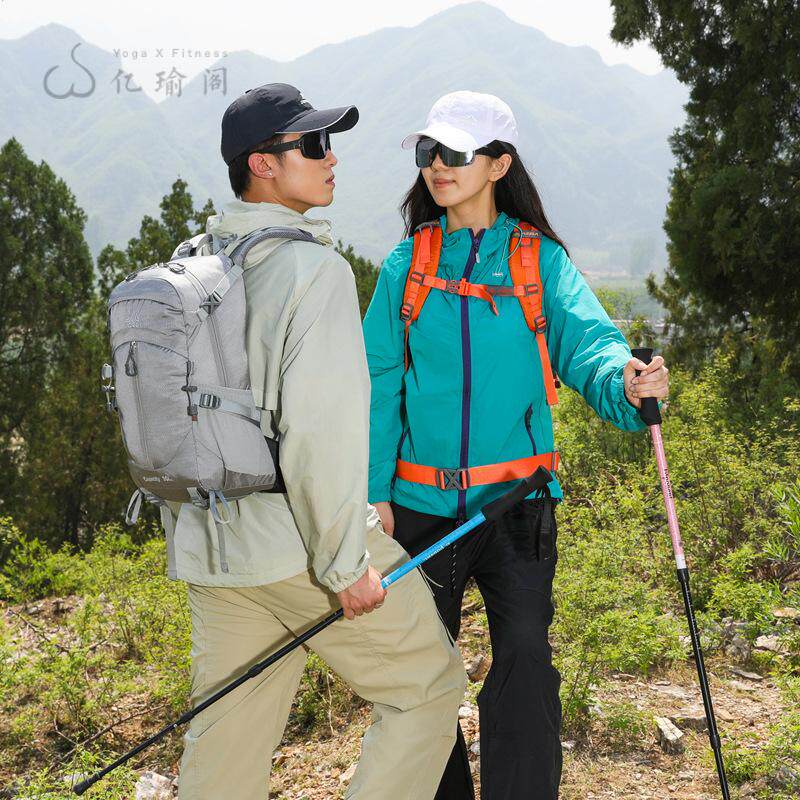 登山包徒步运动户外旅行背包防泼水30L轻便大容量双肩包