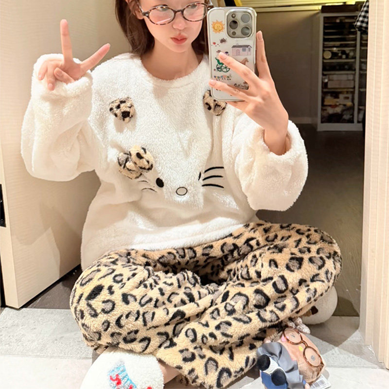 豹纹kt猫女款法兰绒睡衣秋冬季新款时尚休闲保暖可外穿家居服套装