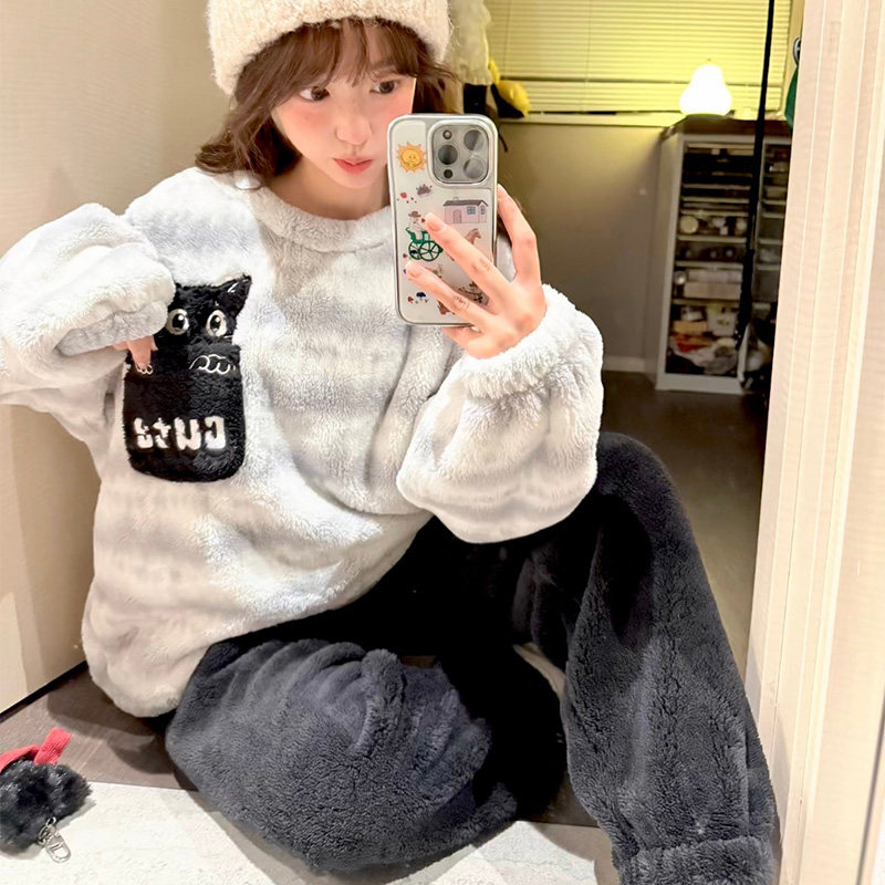 黑色小猫女款法兰绒睡衣秋冬季新款卡通休闲保暖可外穿家居服套装