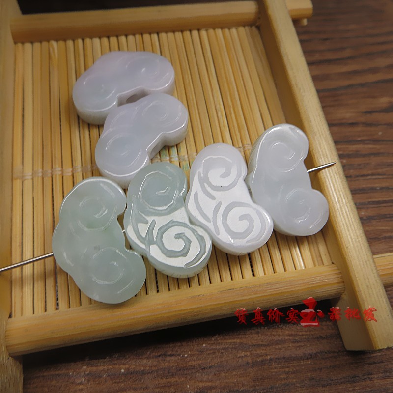 翡翠天然手工配饰吊坠