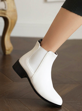 休闲素面百搭平底女短靴中跟靴子白色切尔西靴大码43 44 45 46 47
