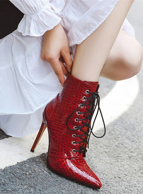 性感压花漆皮高跟红色女靴子系带尖头细跟短靴大码44 45 46 47 48