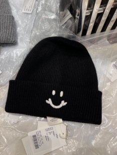 JCLP匠心品质～超软糯减龄神器纯羊绒加厚保暖男女同款笑脸针织帽