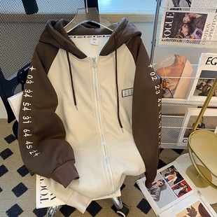 胖MM大码 外套女上衣秋冬宽松刺绣BF风卫衣 240斤加绒加厚连帽开衫