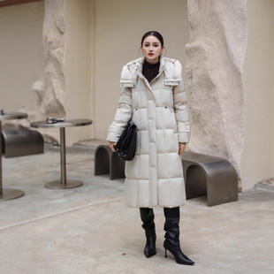 江西共青城羽绒黑色长款羽绒服女2025新款冬季收腰显瘦气质高端