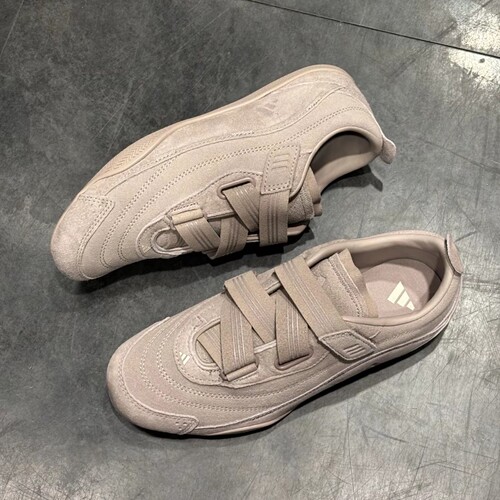 Adidas 阿迪达斯 女子城市机能芭蕾风时尚薄底运动休闲鞋 JS2445