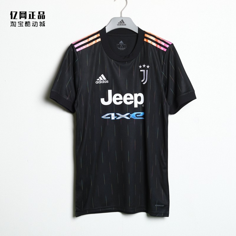 阿迪达斯短袖足球服舒适透气