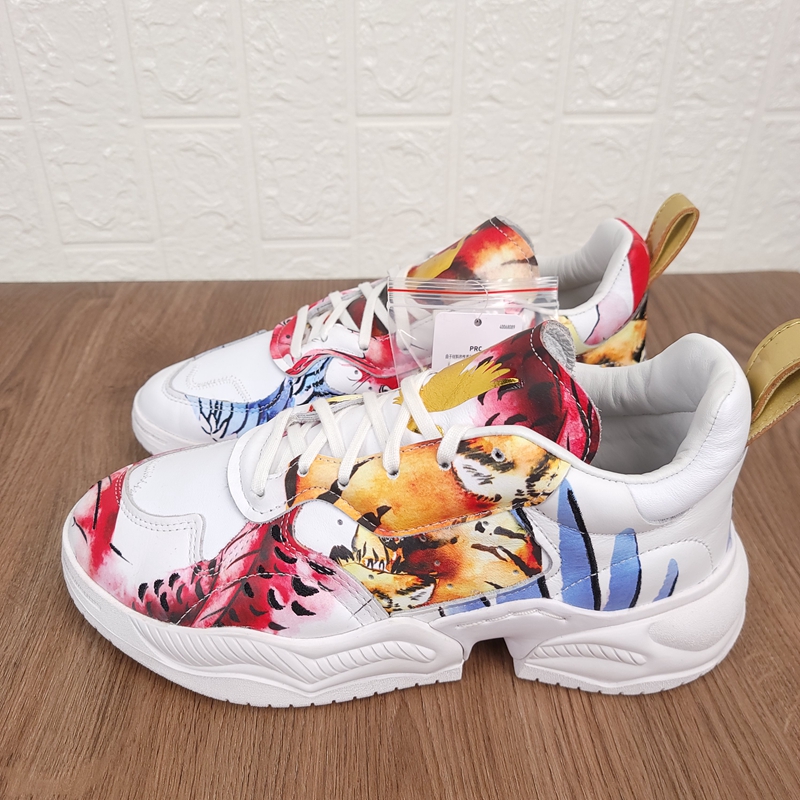 阿迪达斯男款时尚百搭耐磨休闲鞋