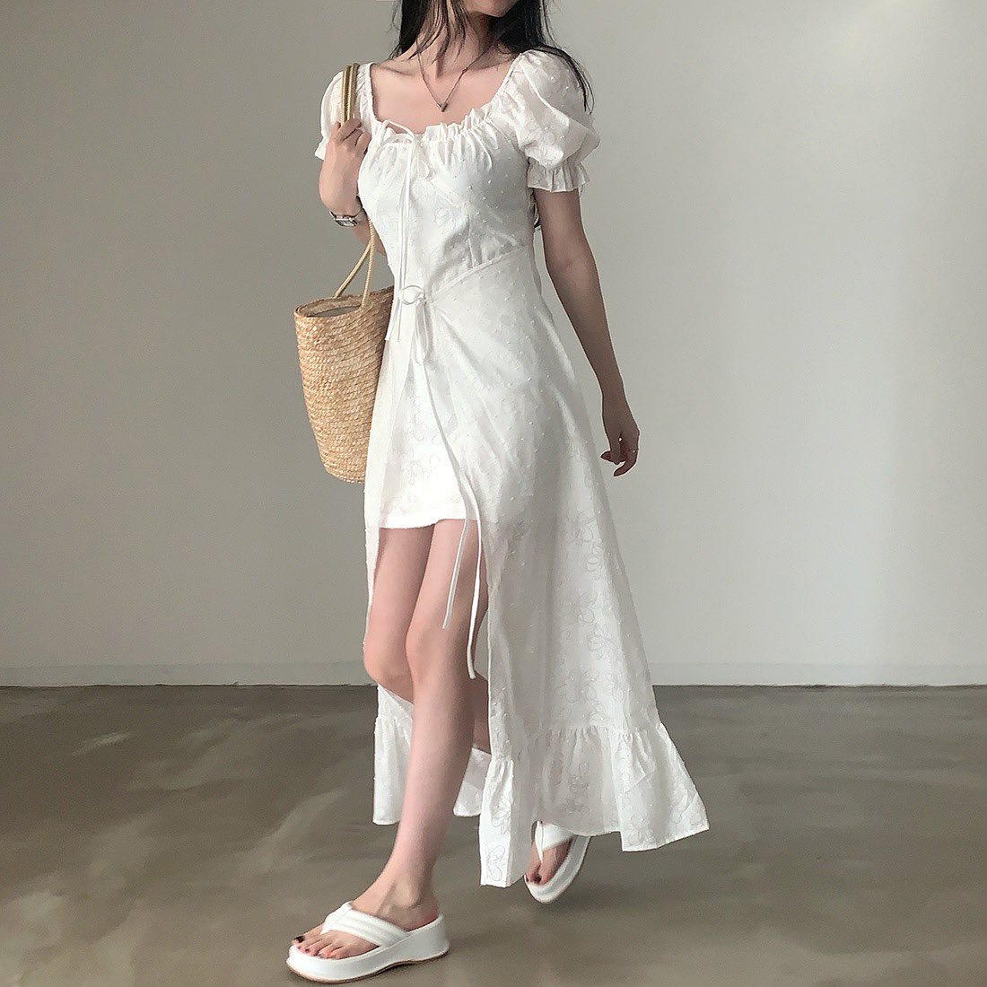 韩版小众气质高级设计感提花芭蕾风系带荷叶边泡泡袖连衣裙