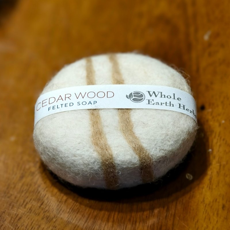 尼泊尔 地球羊毛毡手工植物雪松皂 草本精油皂 养润肌肤 洁面沐浴