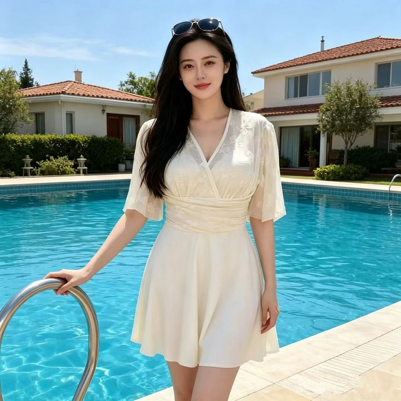 泳衣女大码胖mm修身连体遮肚显瘦平角裤大胸纯色保守泡温泉泳装
