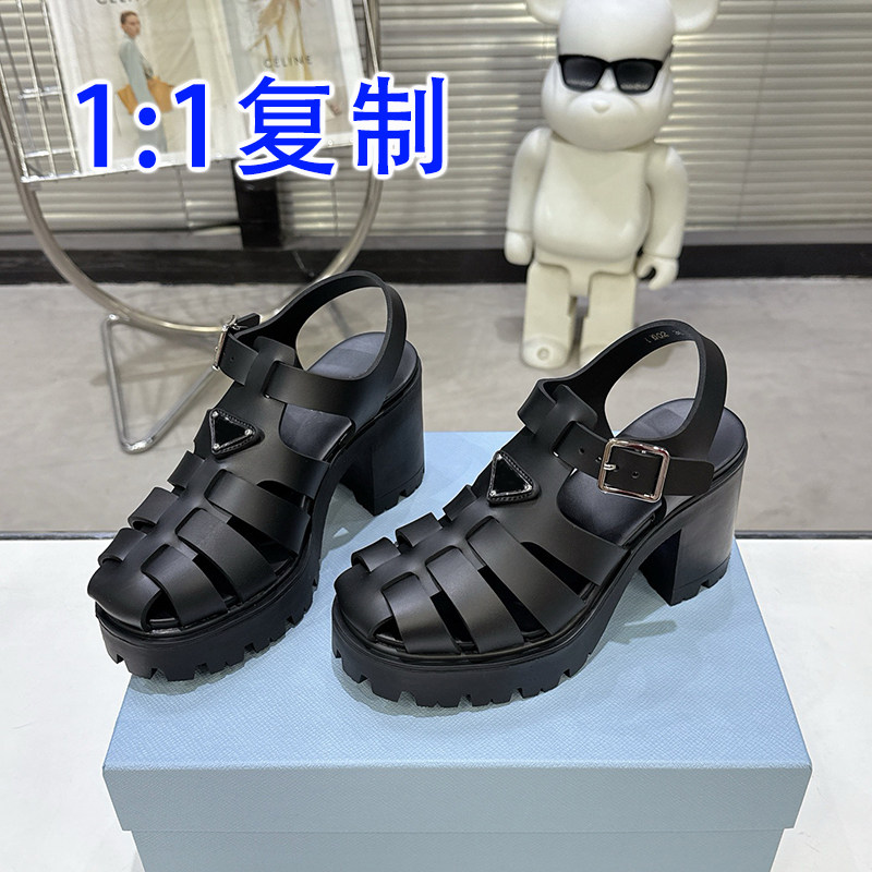 2026夏季新款厚底高跟凉鞋女百搭超火爆今年流行的鞋子爆款猪笼鞋
