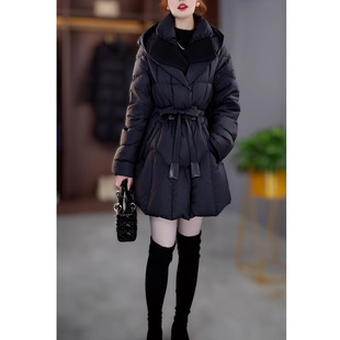 时尚小个子黑色羽绒服女2025冬季新款气质妈妈装加厚保暖中款外套
