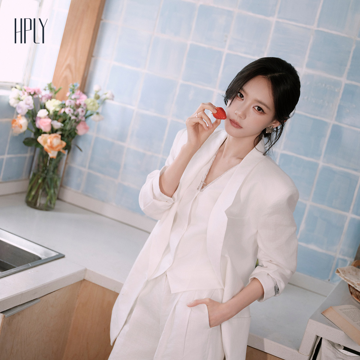 【李一桐同款】HPLY荷比俪2026夏季新款亚麻蕾丝拼接V领修身马甲