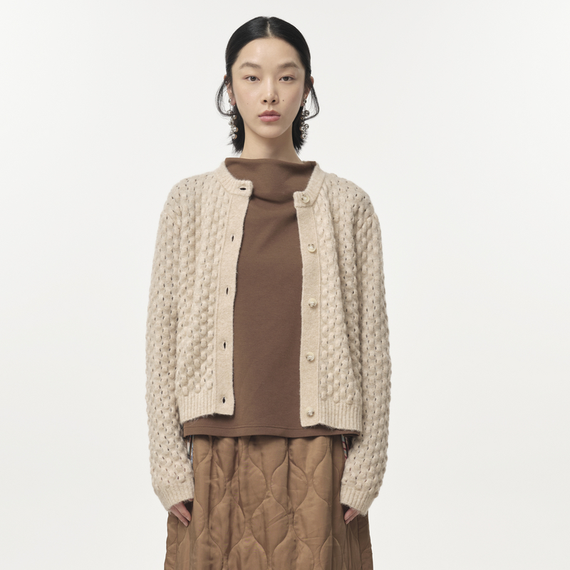 圆领 镂空 柔软舒适