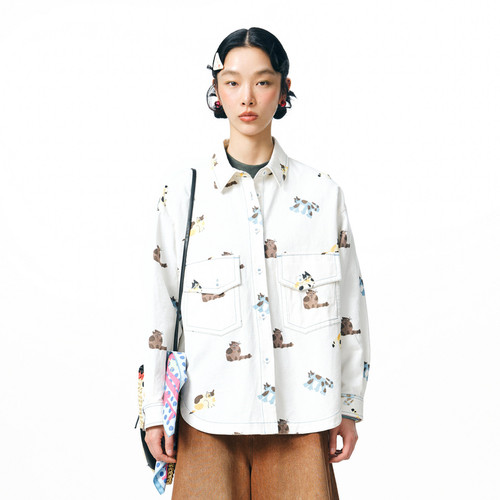 翻领、主题印花、圆弧下摆