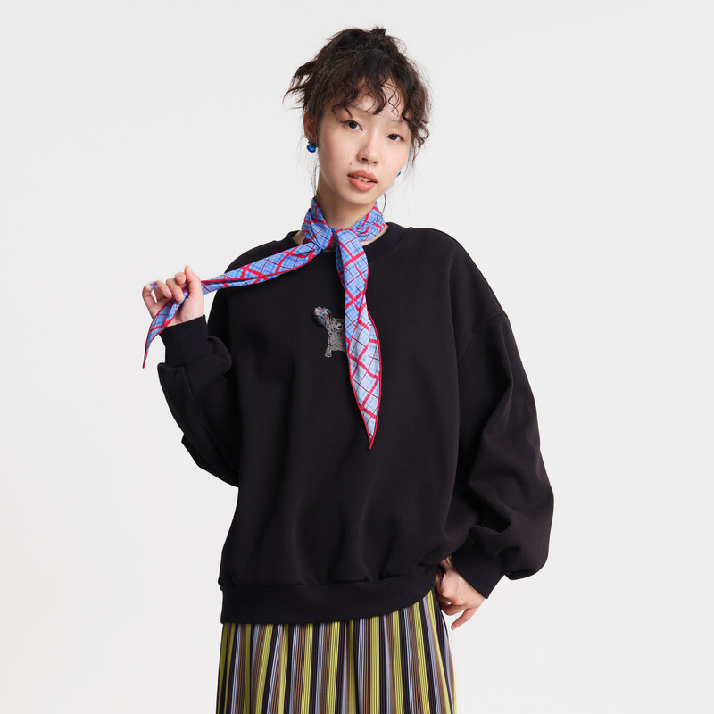 圆领、小熊绣花、罗纹