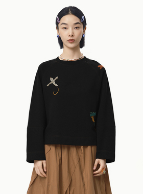 MOVEUP幻走2025春季新款圆领套头绣花插肩袖宽松黑色短款卫衣女