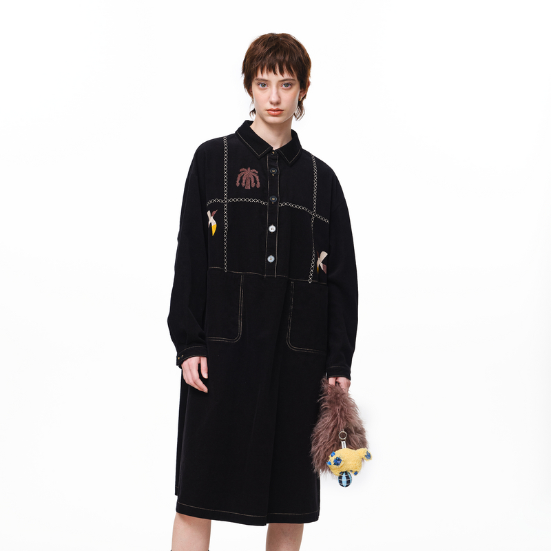 翻领、大口袋、绣花