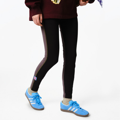 松紧腰、绣花章仔、撞色边线