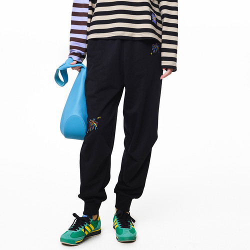 松紧腰、口袋、绣花