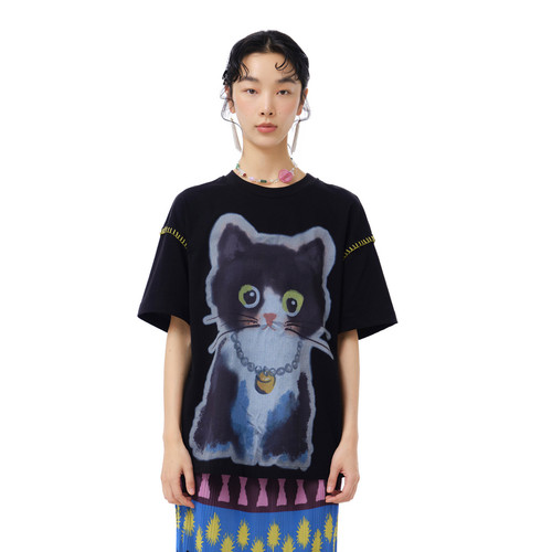 圆领、猫咪印花、袖口绣花