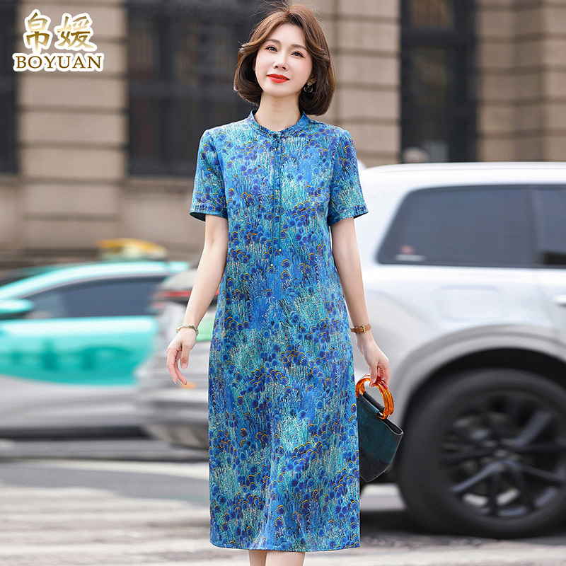春晚同款蓝色真丝连衣裙妈妈礼服