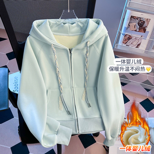 加绒加厚袋鼠兜连帽卫衣女生秋冬宽松纯色甜美短款开衫外套小个子