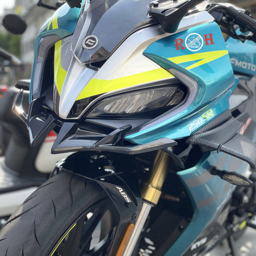 春风250SR下唇后视镜定风翼