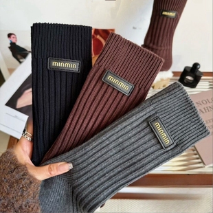 2025年新款 重工粗针加厚袜子女保暖秋冬皮标字母饰品长筒袜堆堆袜