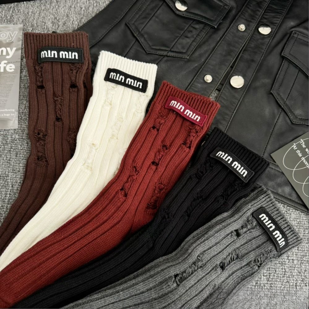 2025新款秋冬袜子女高筒粗针破洞刺绣字母布标加厚百搭网红堆堆袜