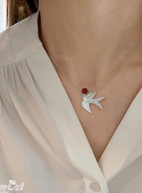 天然贝壳燕子红珠坠蛇骨短项链