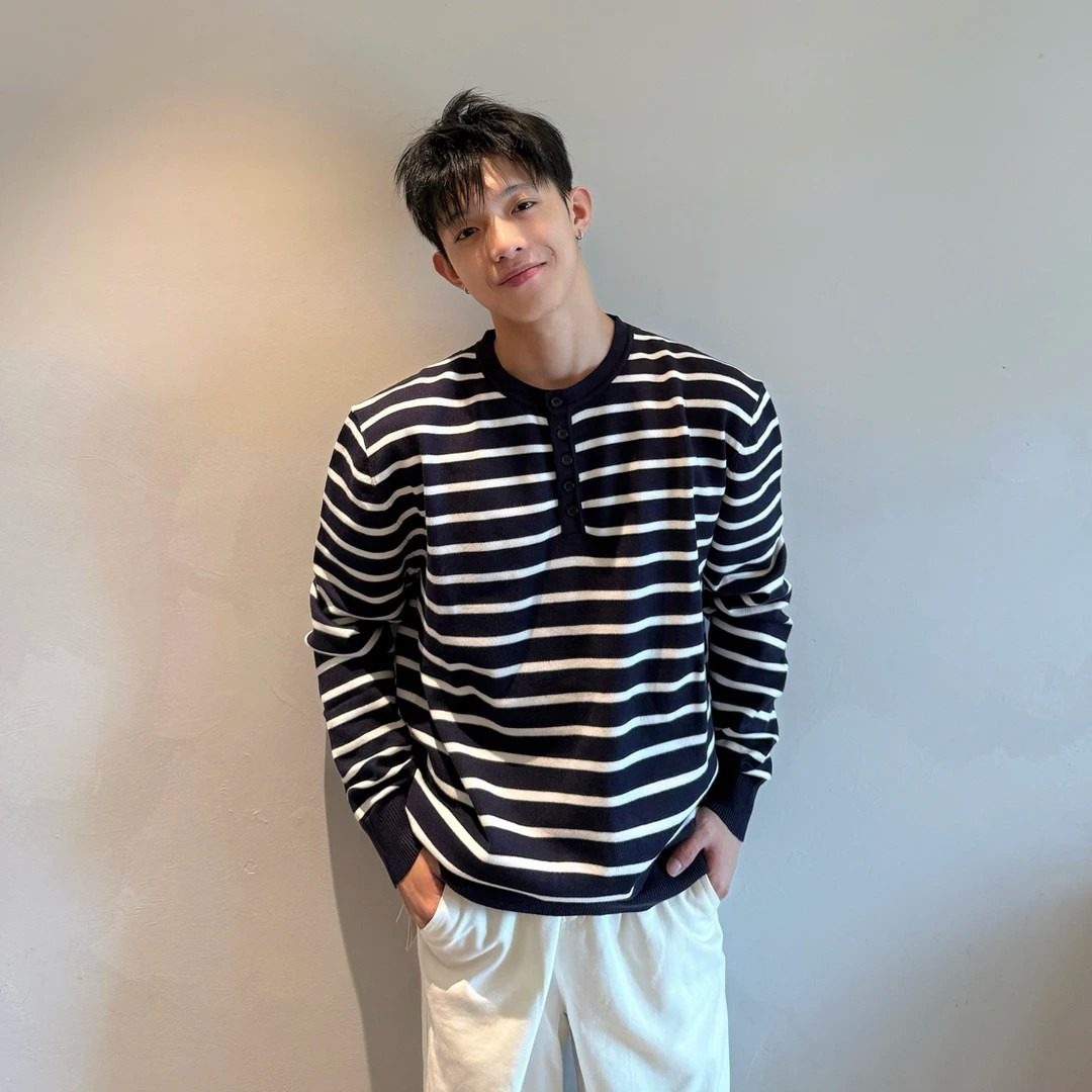 EKPE复古条纹风卫衣男黑白撞色针织衫慵懒百搭长袖上衣
