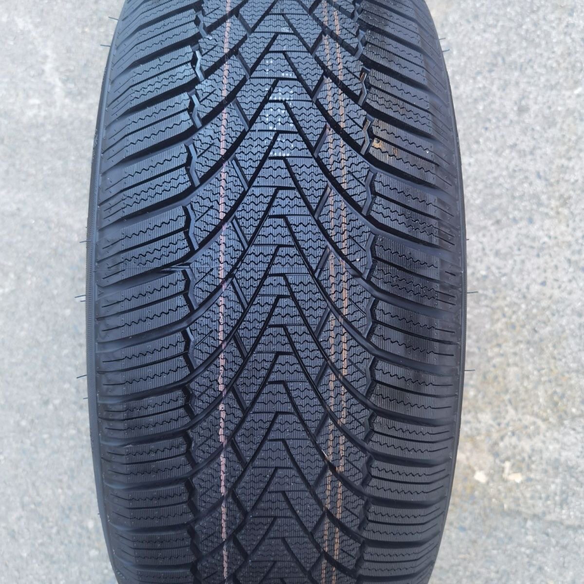 易联冬季315/35R22 SNOWGRIPPER 111H防滑雪地胎