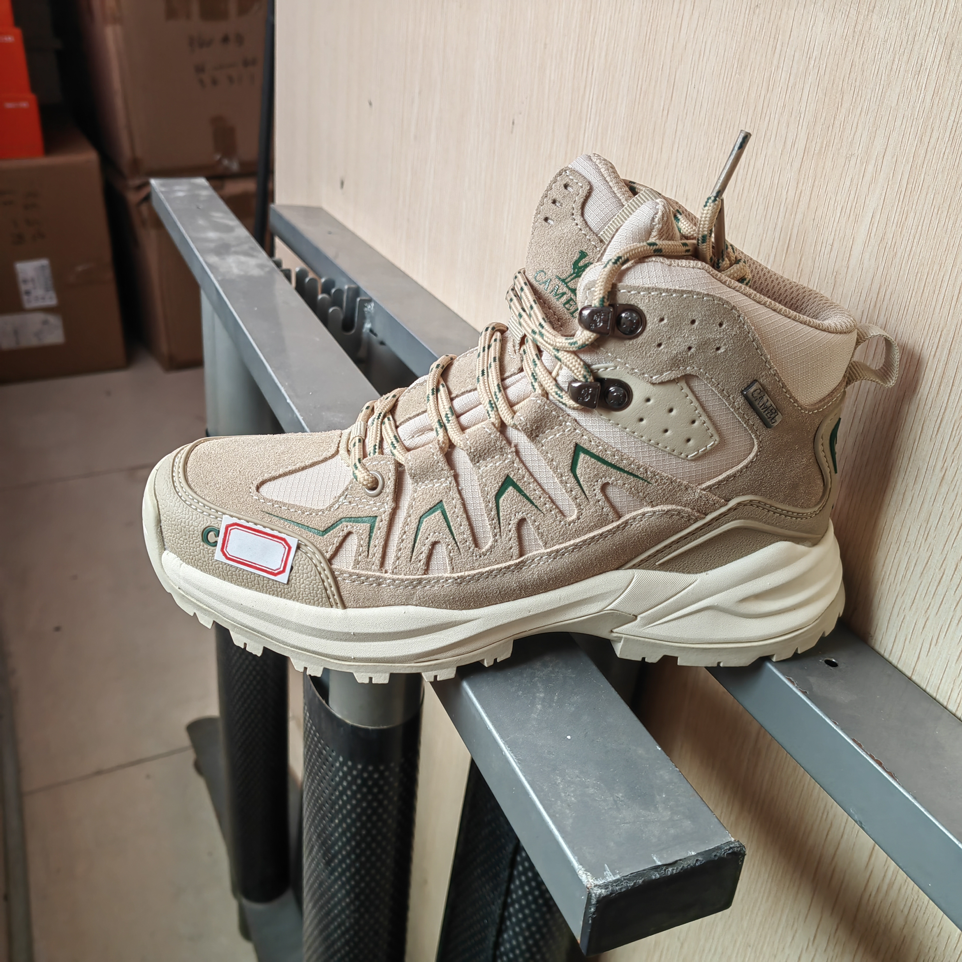 捡漏 秋冬女士真皮爬山户外徒步鞋 登山越野跑鞋 防滑轻便旅游鞋