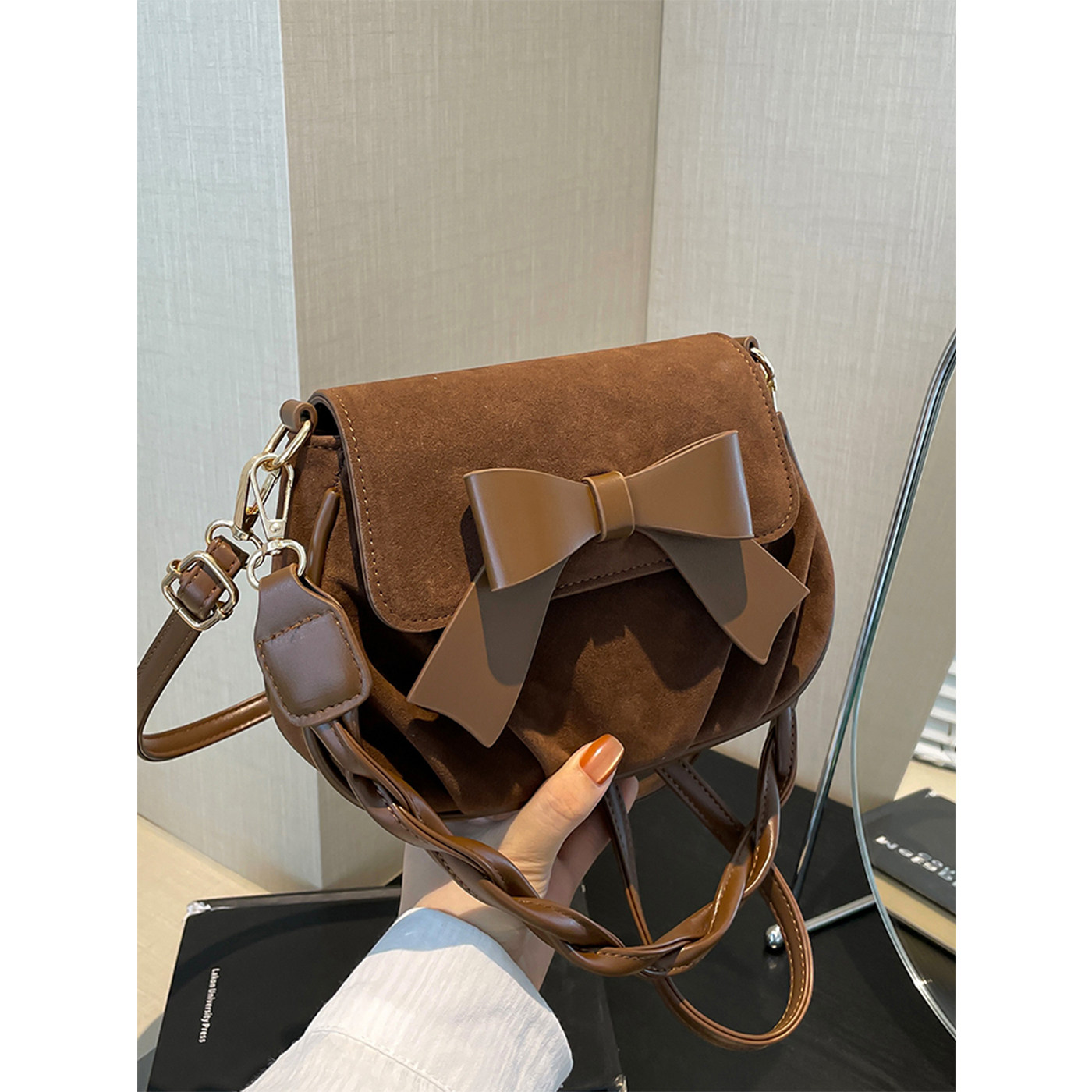 高级质感复古休闲马鞍包女秋冬2025新款小方包时尚百搭单肩斜挎包,箱包皮具/热销女包/男包,马鞍包,淘宝优惠券,粉丝福利购,淘宝优惠卷