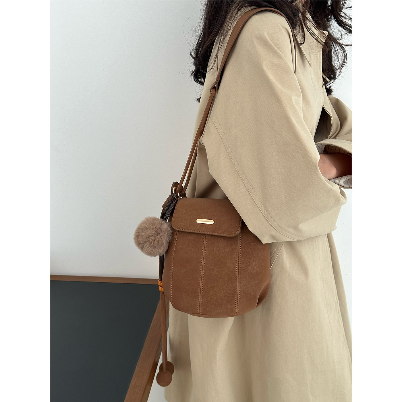 高级感磨砂质感水桶包女秋冬2026新款休闲通勤单肩斜挎包时尚设计,箱包皮具/热销女包/男包,通用款女包,淘宝优惠券,粉丝福利购,淘宝优惠卷