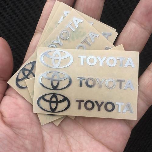 适用丰田RAV4卡罗拉凯美瑞雷凌汽车金属车标贴纸创意装饰改装用品