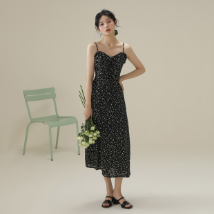 one 碎花吊带裙夏季 新款 连衣裙女高级感三亚海边度假裙子 more修身
