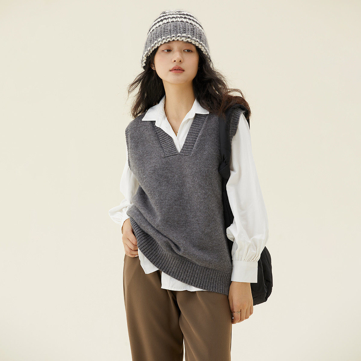 one more高级感v领针织衫坎肩毛衣2025秋马甲毛背心外穿