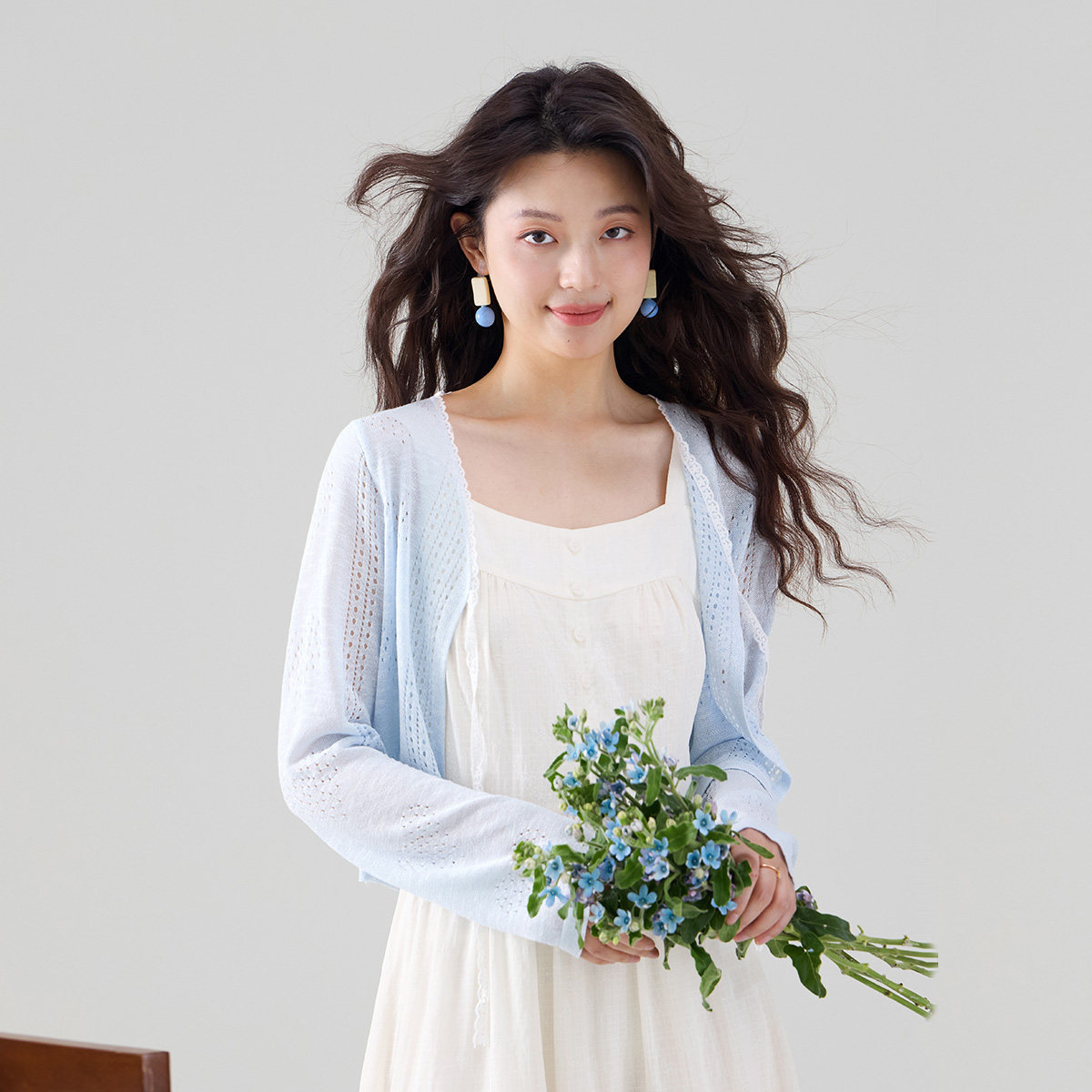 春秋镂空针织衫开衫上衣女薄款空调衫高级感小披肩外搭长袖罩衫