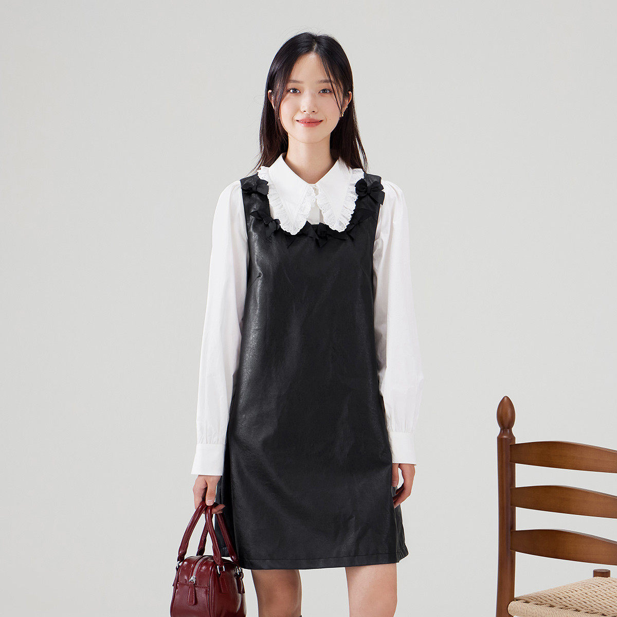 one more高级感显瘦pu皮裙连衣裙女2025冬季款马甲裙小个子背心裙
