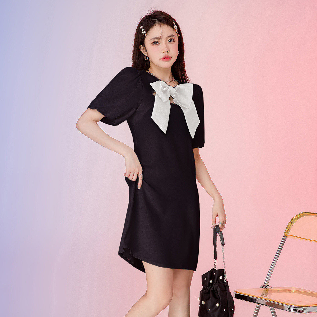 one more黑色连衣裙女夏季2025新款法式蝴蝶结泡泡袖甜美