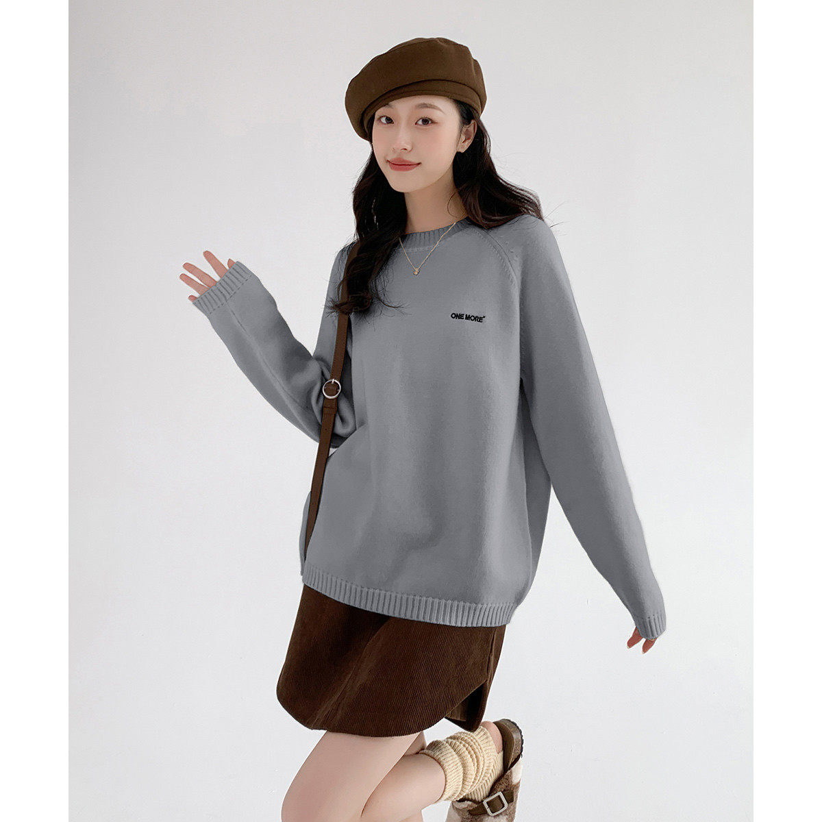 one more刺绣毛衣圆领宽松套头线衫针织衫2025时尚内搭纯
