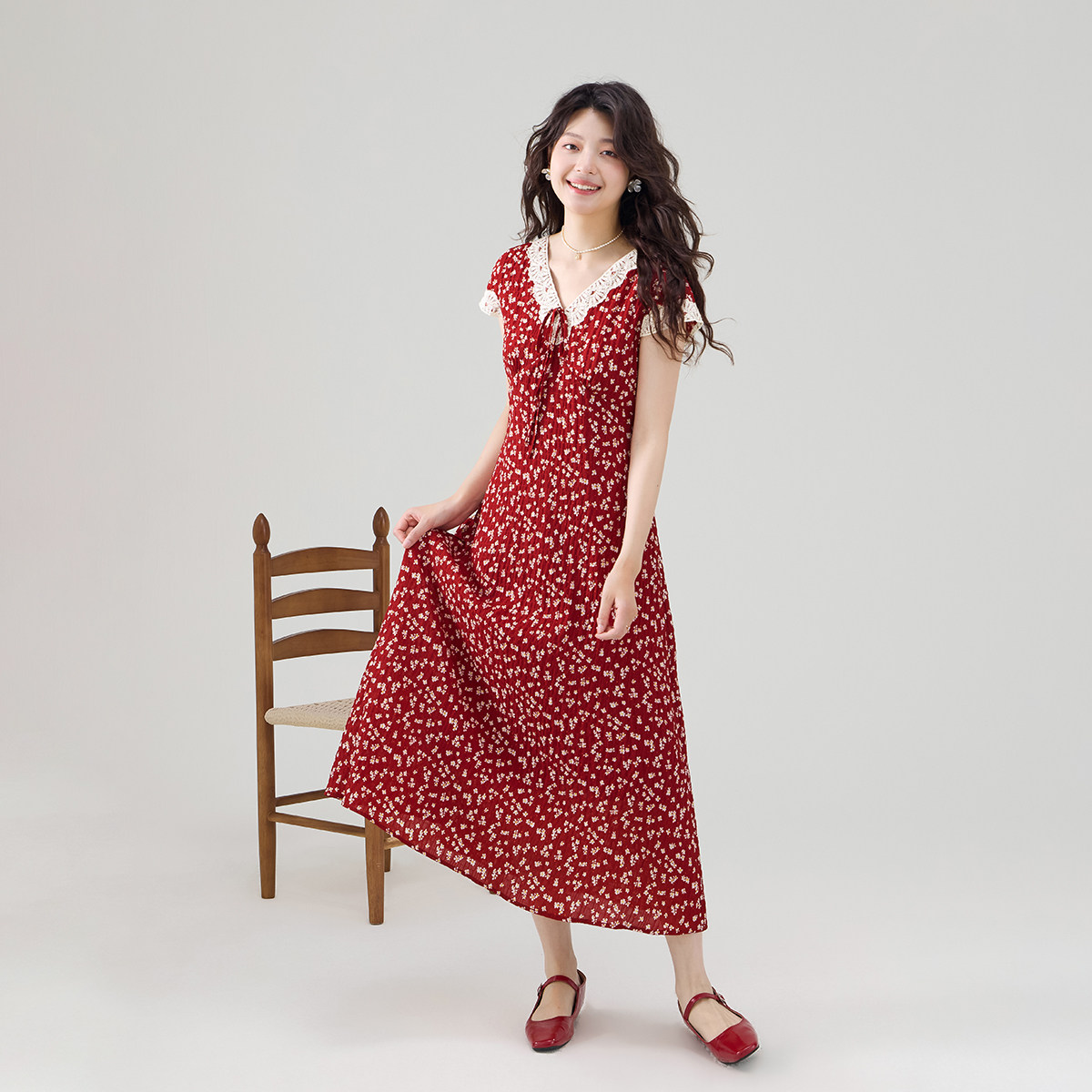 夏季蕾丝拼接裙子v领短袖连衣裙女高级感a字长裙气质法式碎花裙