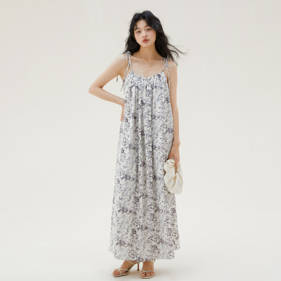 新款碎花onemorea字裙