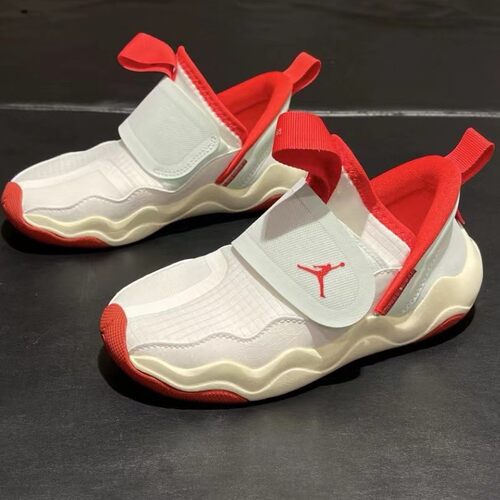 Nike/耐克魔术贴运动鞋