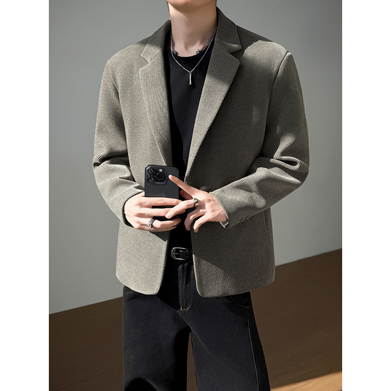 模特图~2026春季简约肌理感面料休闲西装外套YJ6016/P115,男装西服套装,电商B331